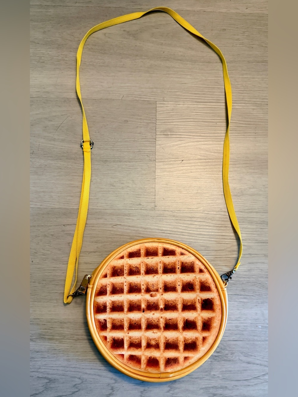 Spirit Halloween Waffle Print Round Shoulder Bag Stranger Things-read Notes